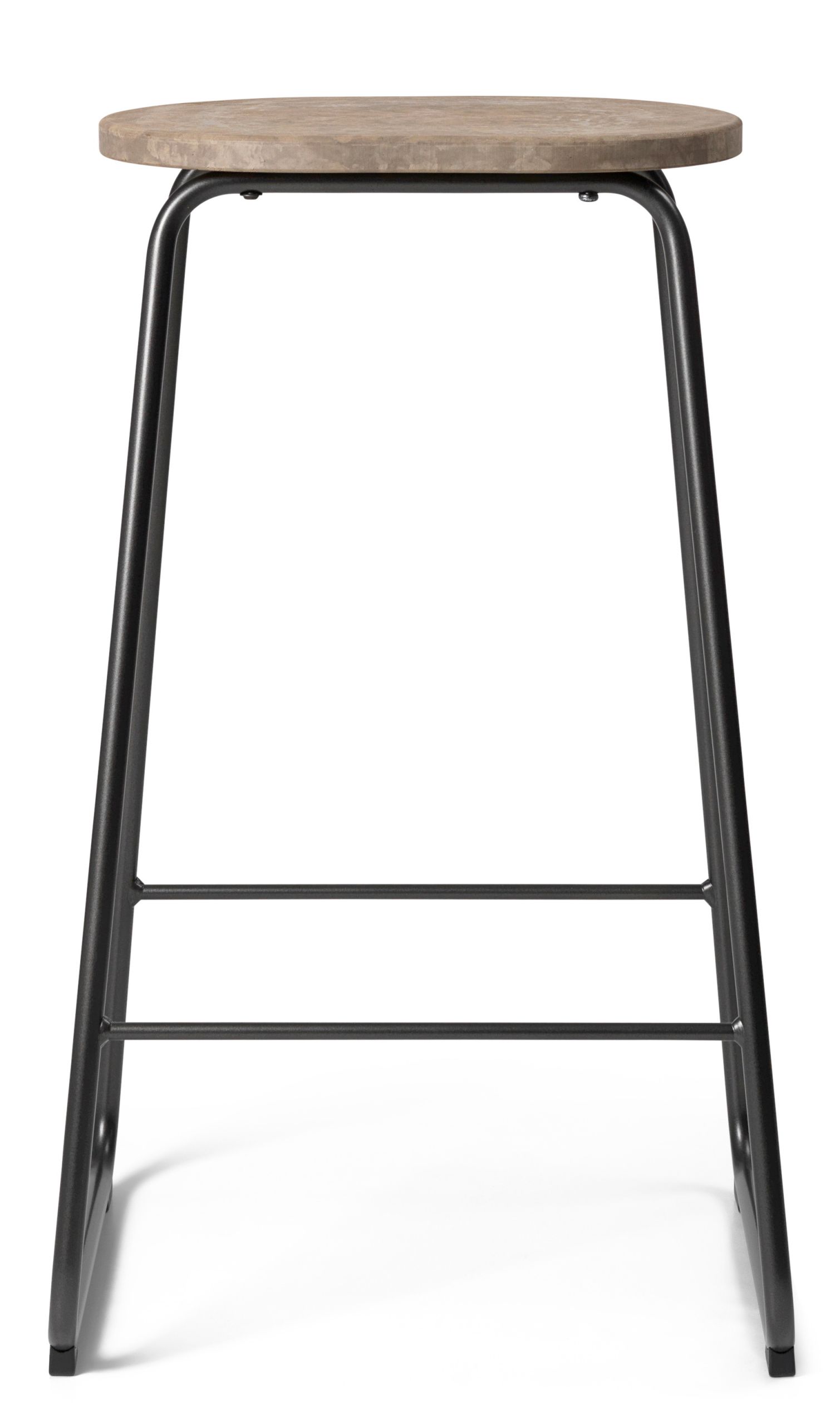 Earth Stool Barhocker von Mater, helles Holz, schwarzes Metallgestell, Hocker für Küche oder Bar.