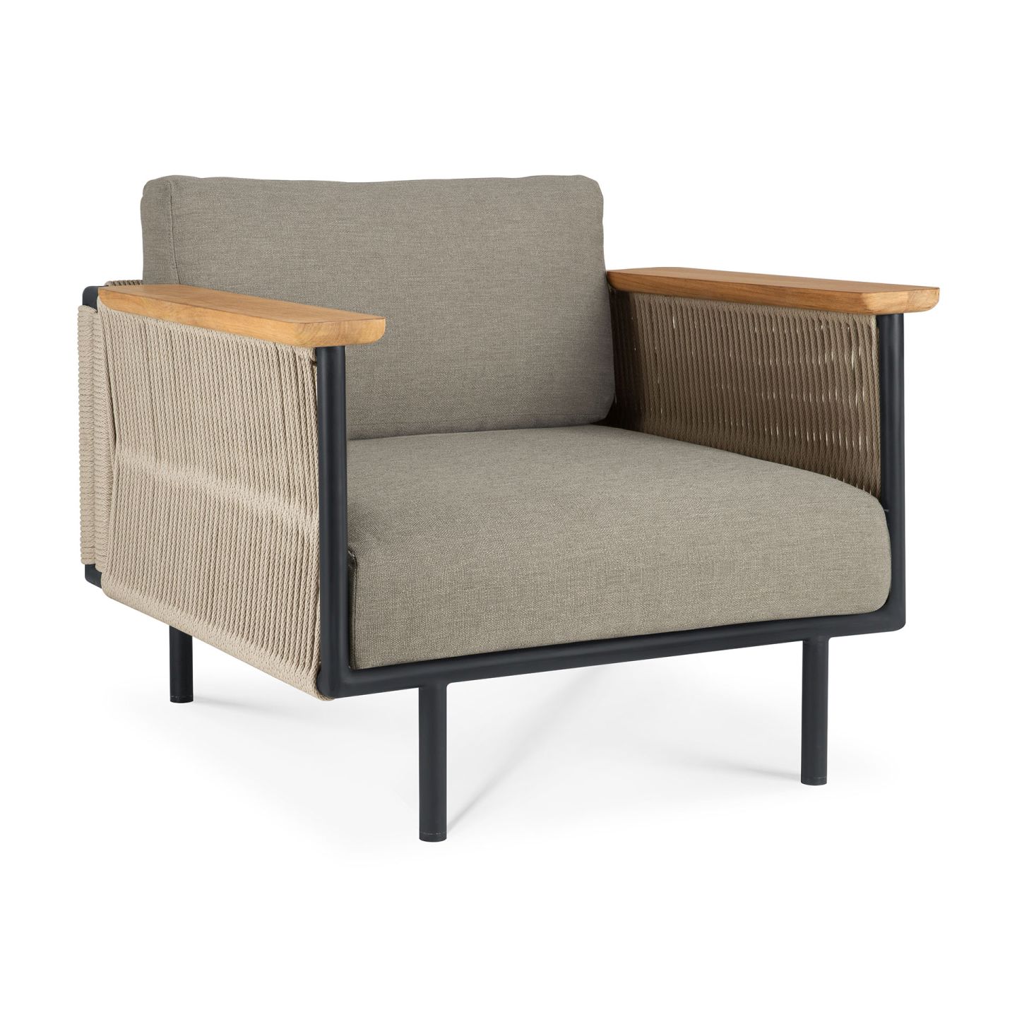 Corbey Outdoor Loungesessel von Ethnicraft: Bequemer Sessel mit Aluminiumrahmen, Seilbespannung und Armlehnen aus Holz.