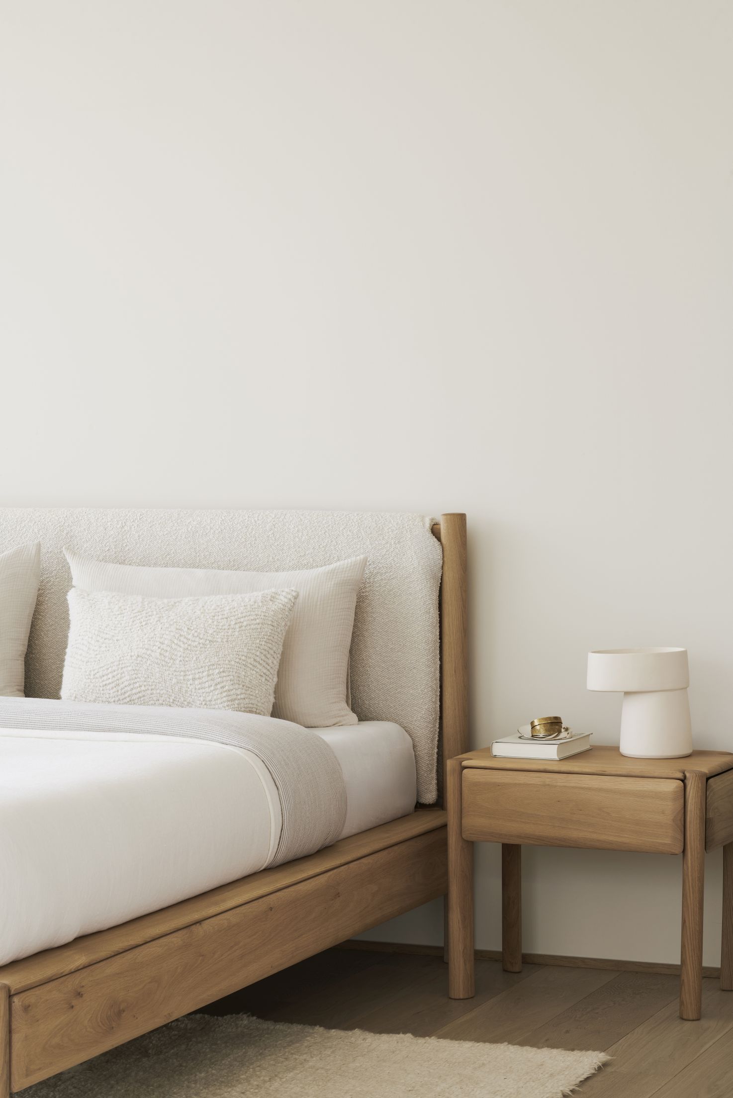 PI Bett mit Kopfteil Ethnicraft