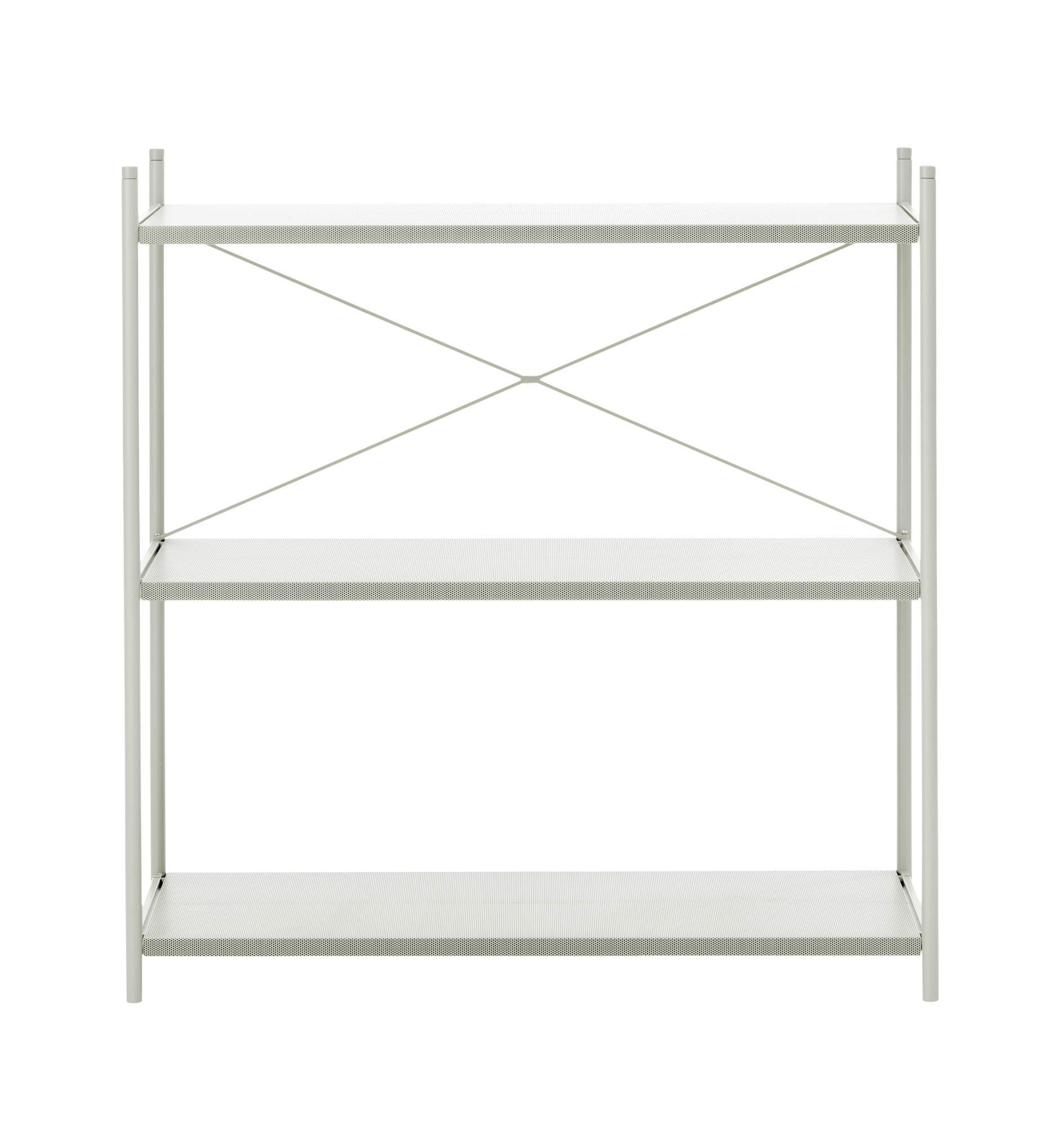 Punctual Regal: Freistehendes, hellgraues 1x3 Regal von Ferm Living mit drei Regalböden.