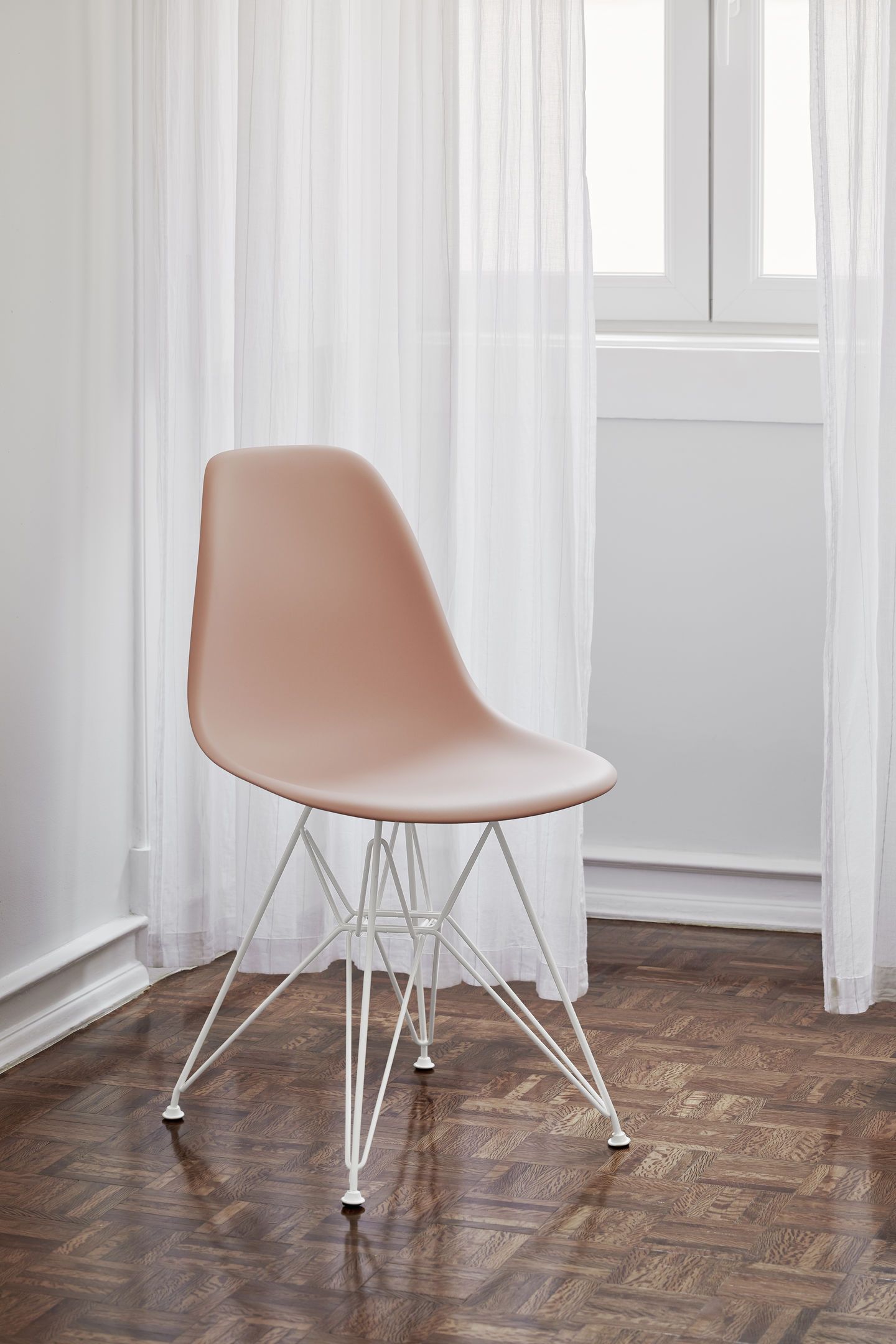 Eames Fiberglass Chair DSR Stuhl Vitra
