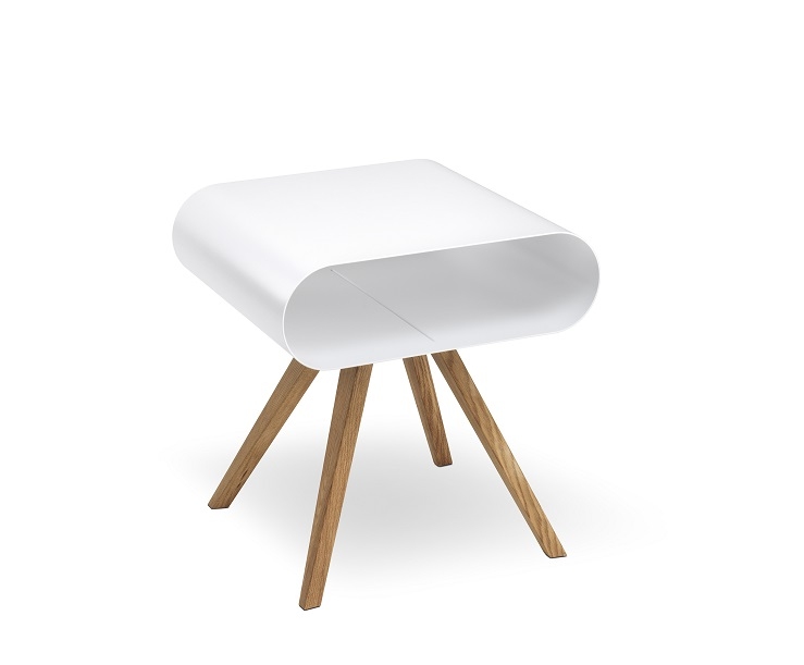 Weißer LO 12 Beistelltisch mit Ablage und Holzbeinen von Müller Möbelfabrikation. Moderner Nachttisch.