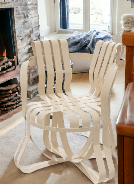 Cross Check Stuhl mit Armlehnen von Knoll International: Designstuhl aus hellem Holz vor Kamin.