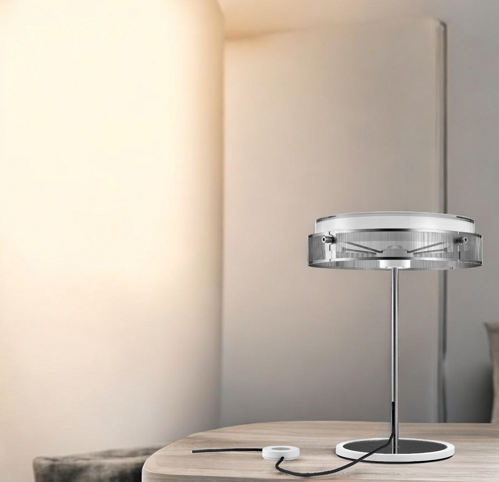 Anima Tischleuchte von Lumina, matt weiß, auf einem Holztisch, modernes Design, Innenbeleuchtung.