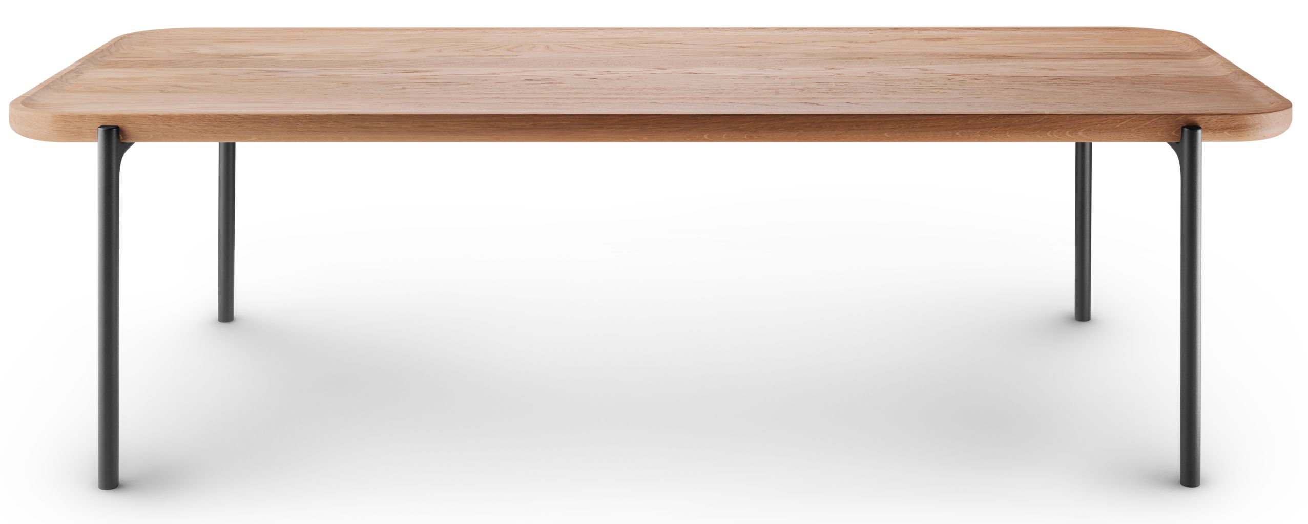 Rechteckiger Savoye Tisch von Eva Solo mit Eichenplatte und schwarzen Metallbeinen.