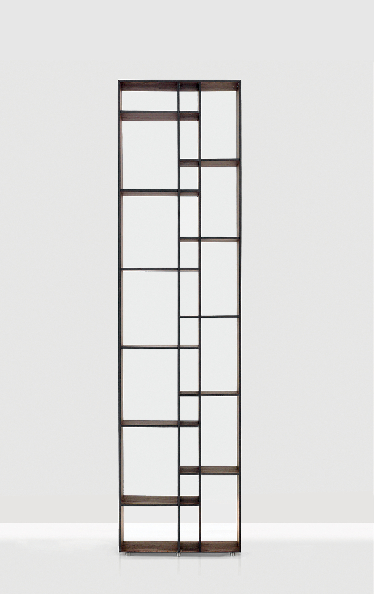 Code 1 Holzregal aus MDF im Zeitraum Design, modernes Bücherregal mit offenen Fächern.