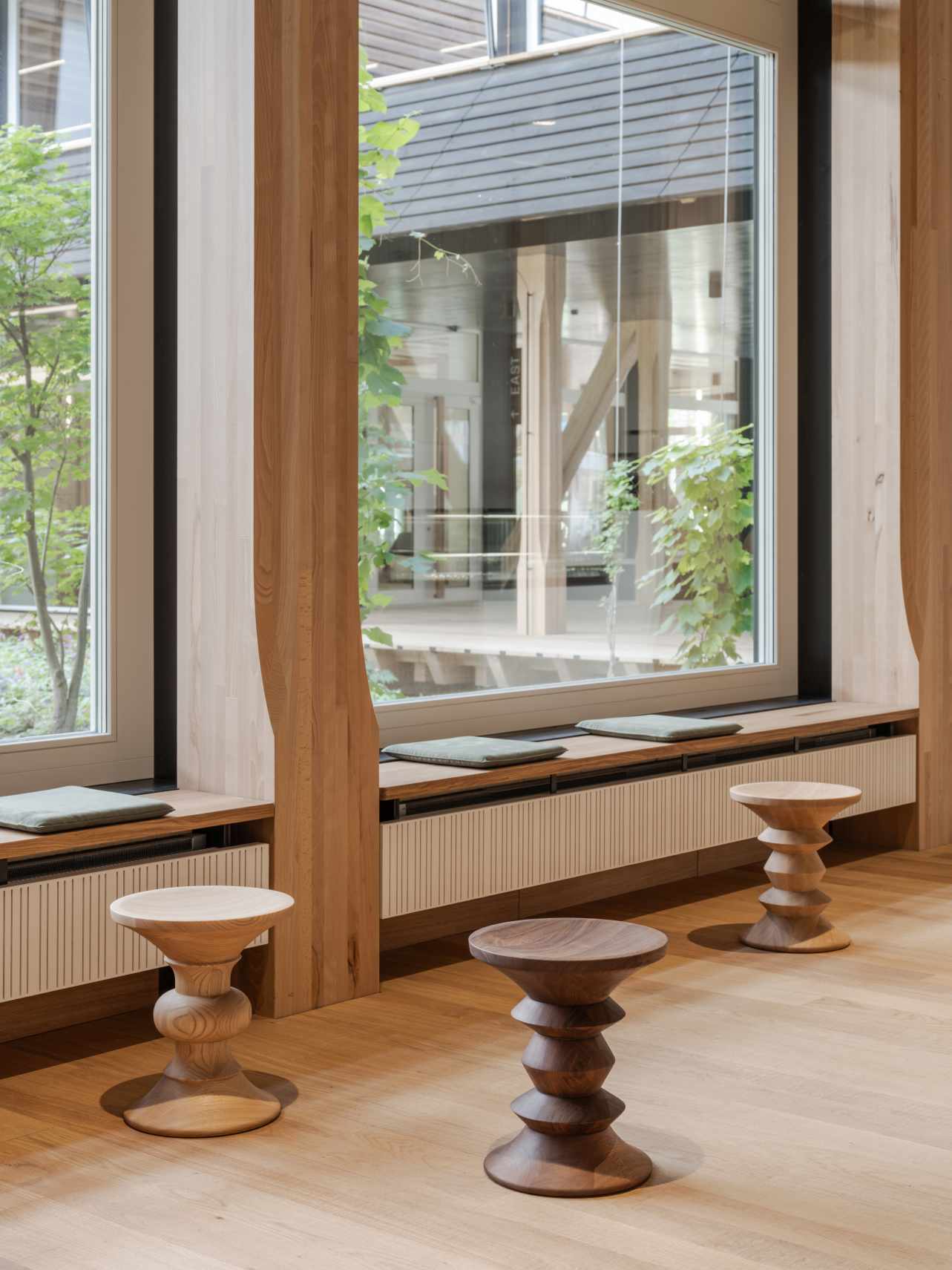 Eames Stools A Hocker Vitra