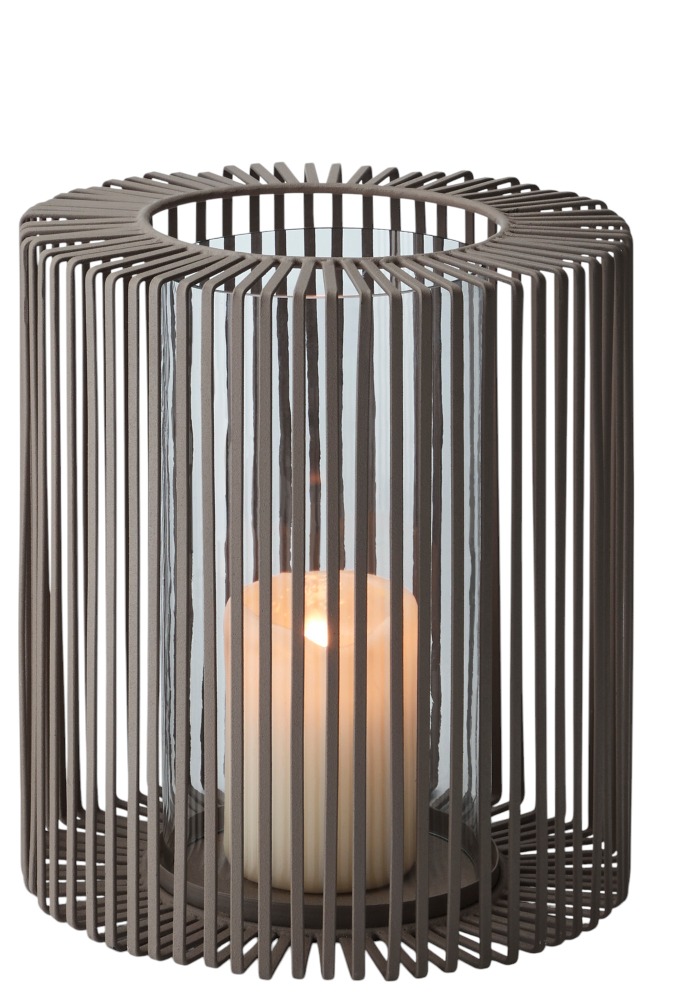 Hohes, modernes Oslo Windlicht von Philippi mit Kerze in einem Glaszylinder.