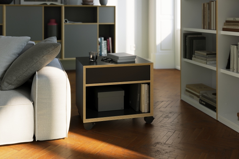 Vertiko Kommode von Müller Möbelwerkstätten in Schwarz mit Schublade und Rollen, modernes Möbeldesign für Wohnzimmer.