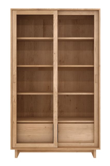 Ethnicraft Wave Bücherregal aus Eiche mit Schiebetüren und Regalböden, modernes Holz Bücherregal für Wohnzimmer.