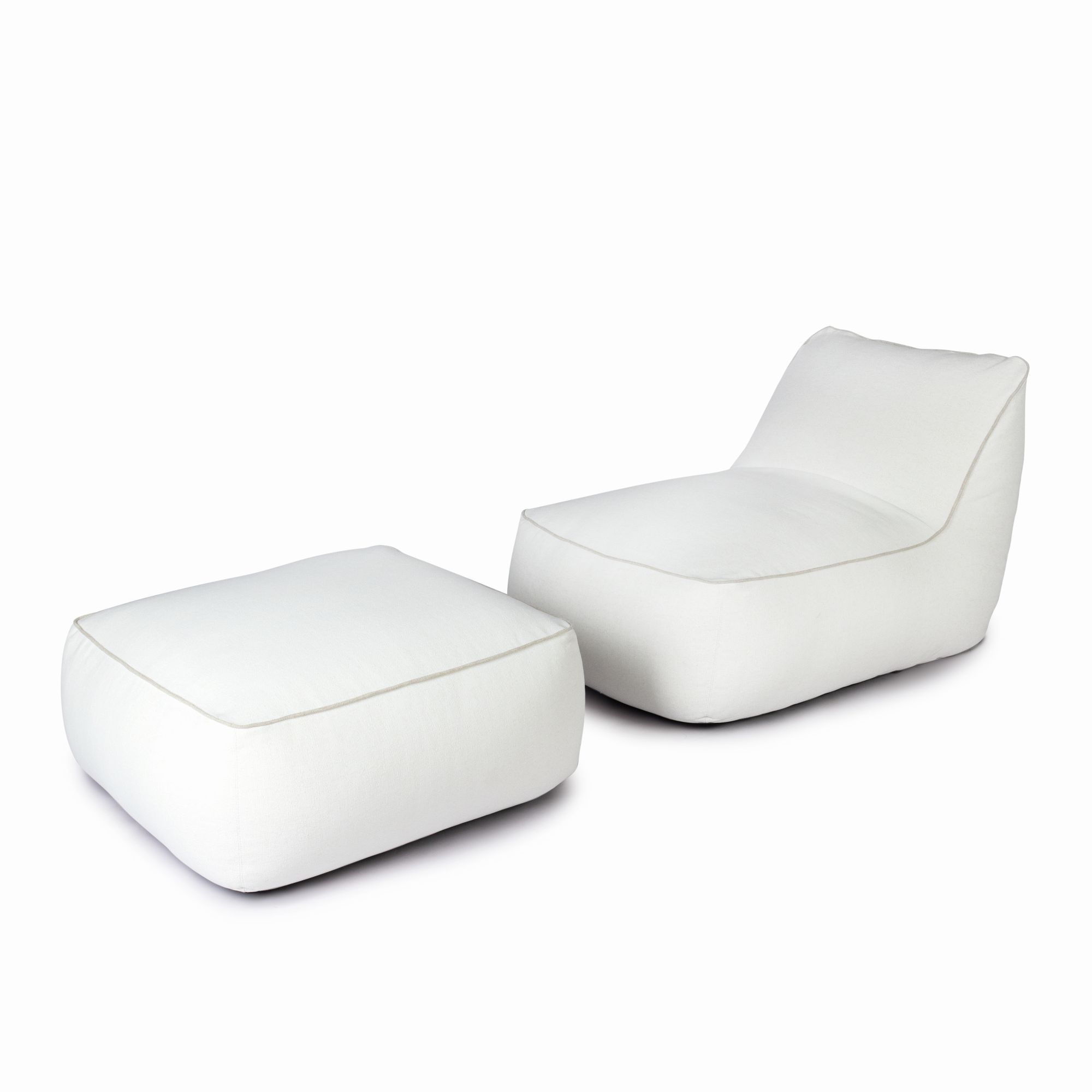 Weishäupl Maliha Lounge Hocker und Sessel, weiße Outdoor Sitzmöbel mit eckigem Design.