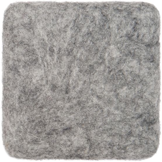 Detailaufnahme des graumelierten myfelt Carl Filzteppichs, rechteckig, für Wohnräume und Bodenbeläge.
