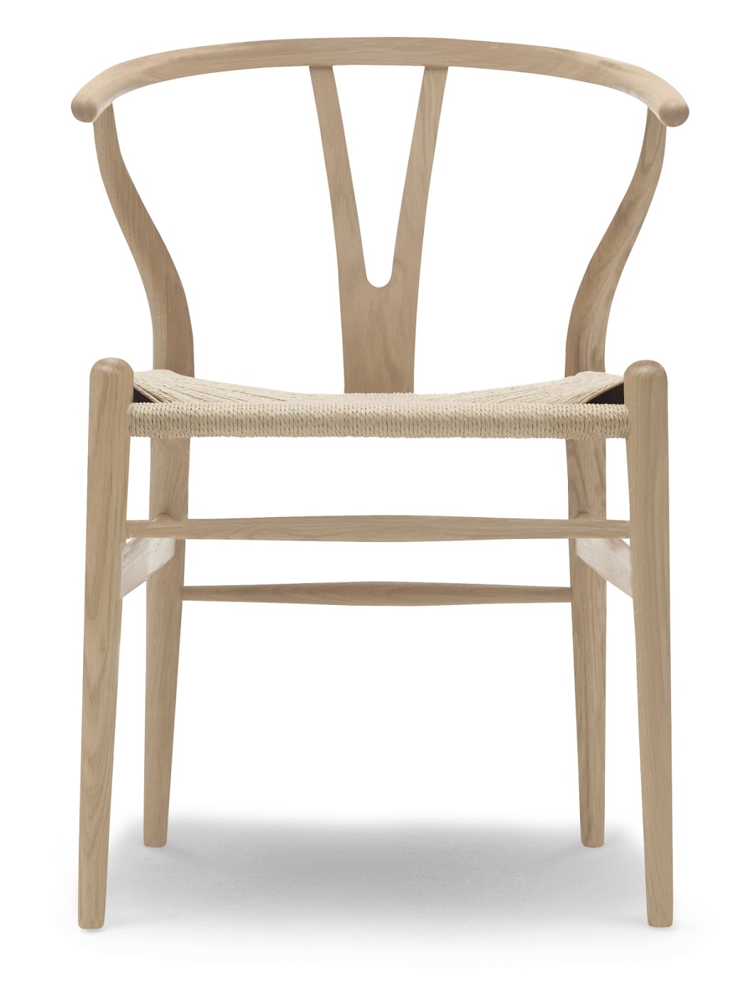 CH24 Wishbone Chair: Stuhl aus Eiche mit Weißöl-Finish und geflochtener Sitzfläche.