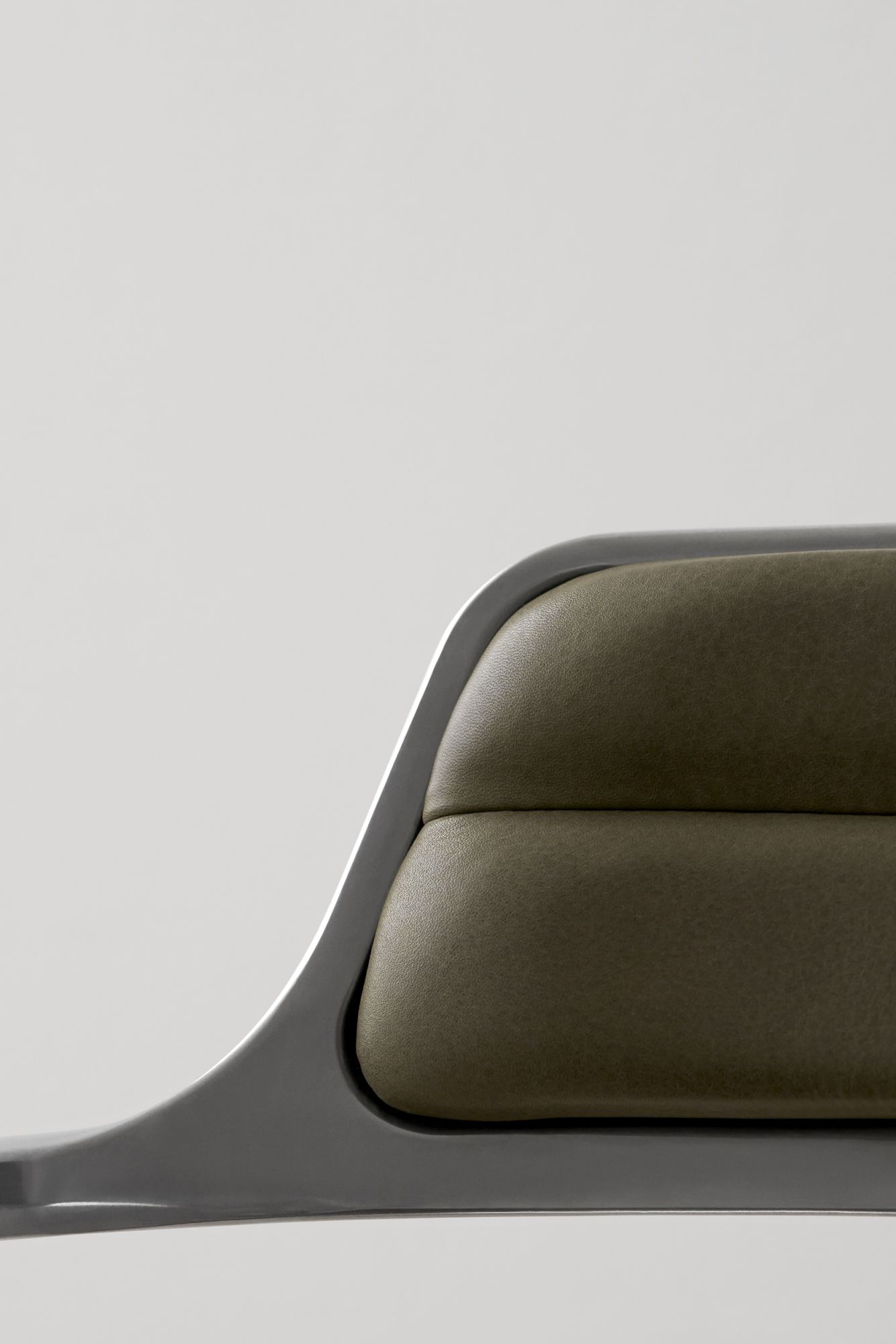 VIPP452 Swivel Stuhl mit Gleitern grünes Leder Vipp