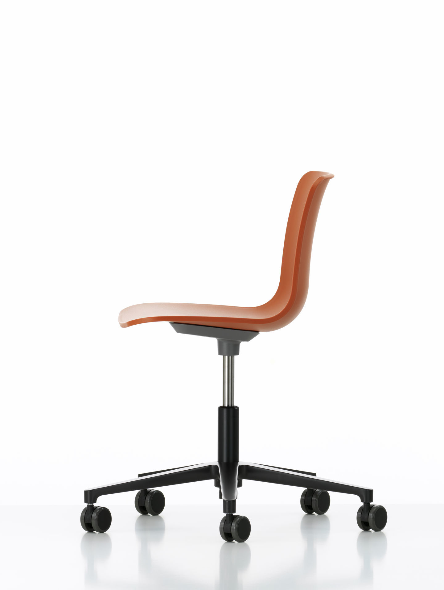 Hal Drehstuhl von Vitra, Bürostuhl in Terrakotta, ergonomisch und modern.