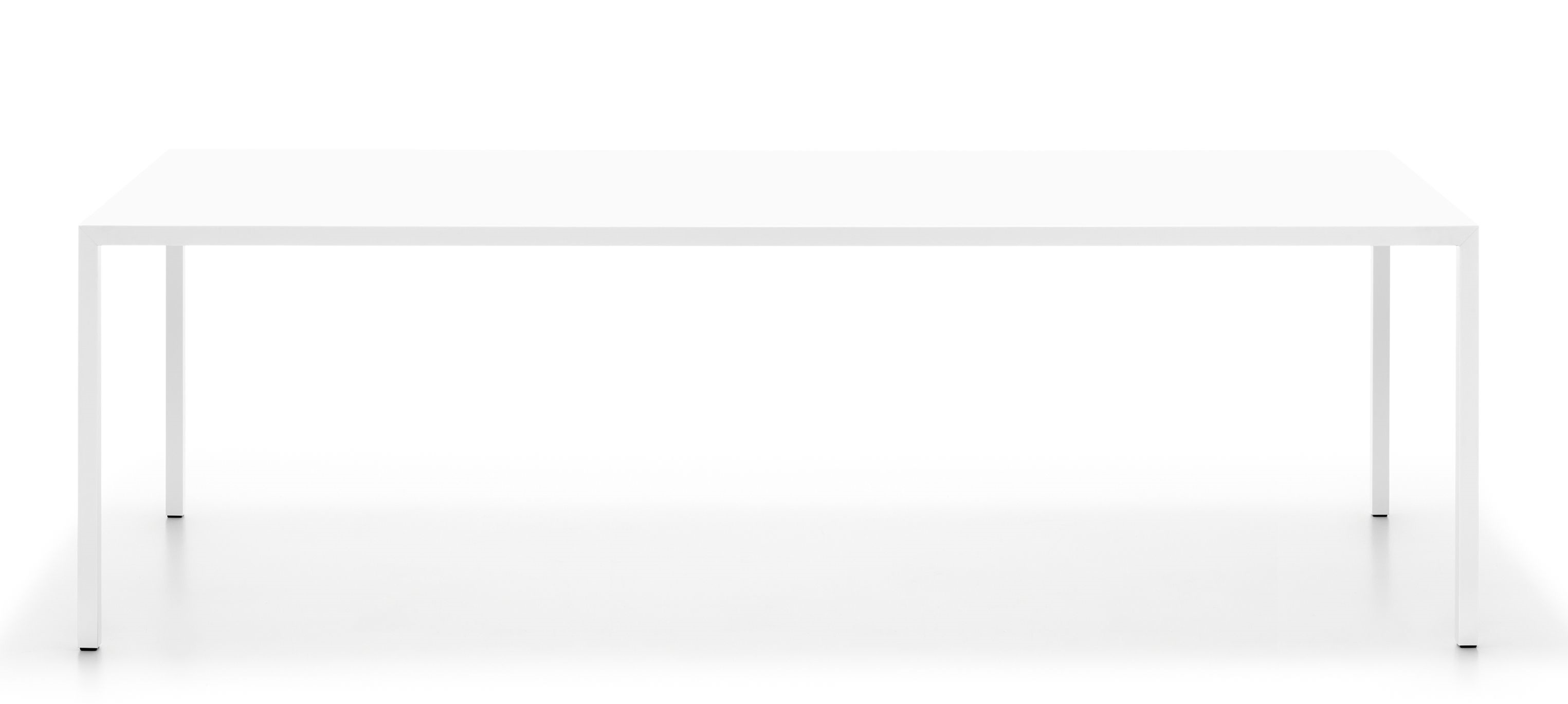 Weißer Tense Tisch von MDF Italia: Moderner Esstisch mit minimalistischem Design und rechteckiger Tischplatte.