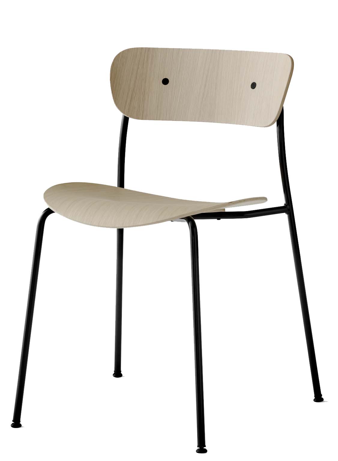 Pavilion Stuhl von AndTradition: Holzstuhl mit schwarzem Metallgestell, modernes Design für Esszimmer und Büro.