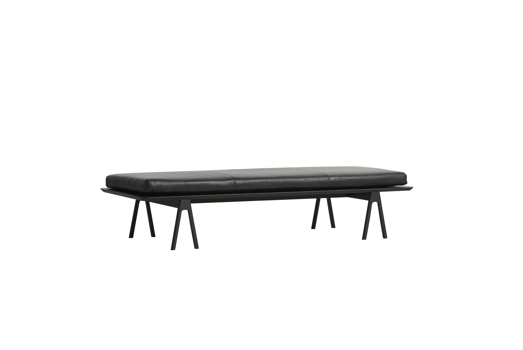 Schwarze Level Daybed Liege von Woud mit Lederpolsterung und minimalistischem Design.