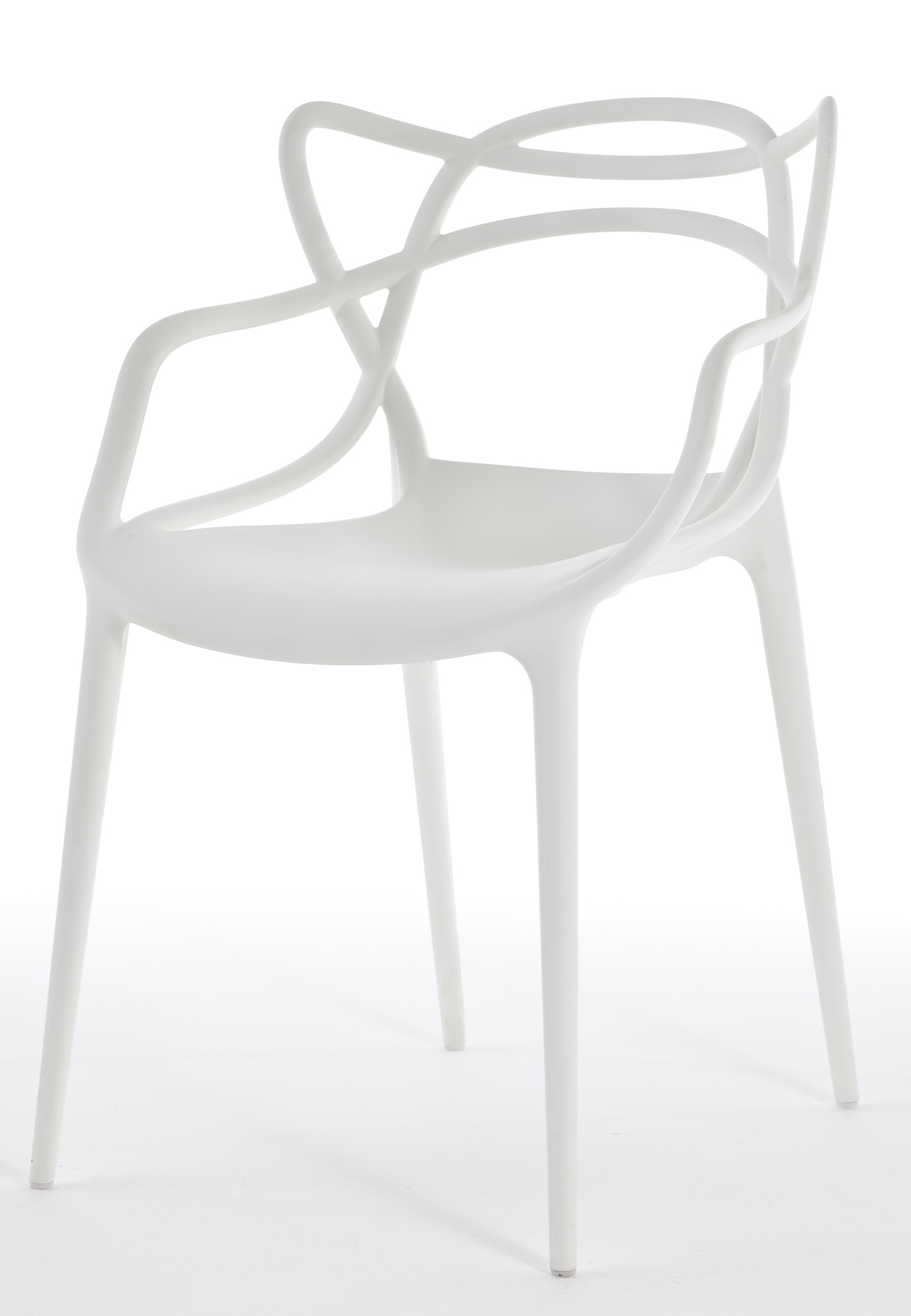 Weißer Masters Stuhl von Kartell, Designstuhl aus Kunststoff mit geschwungener Rückenlehne und Armlehnen.