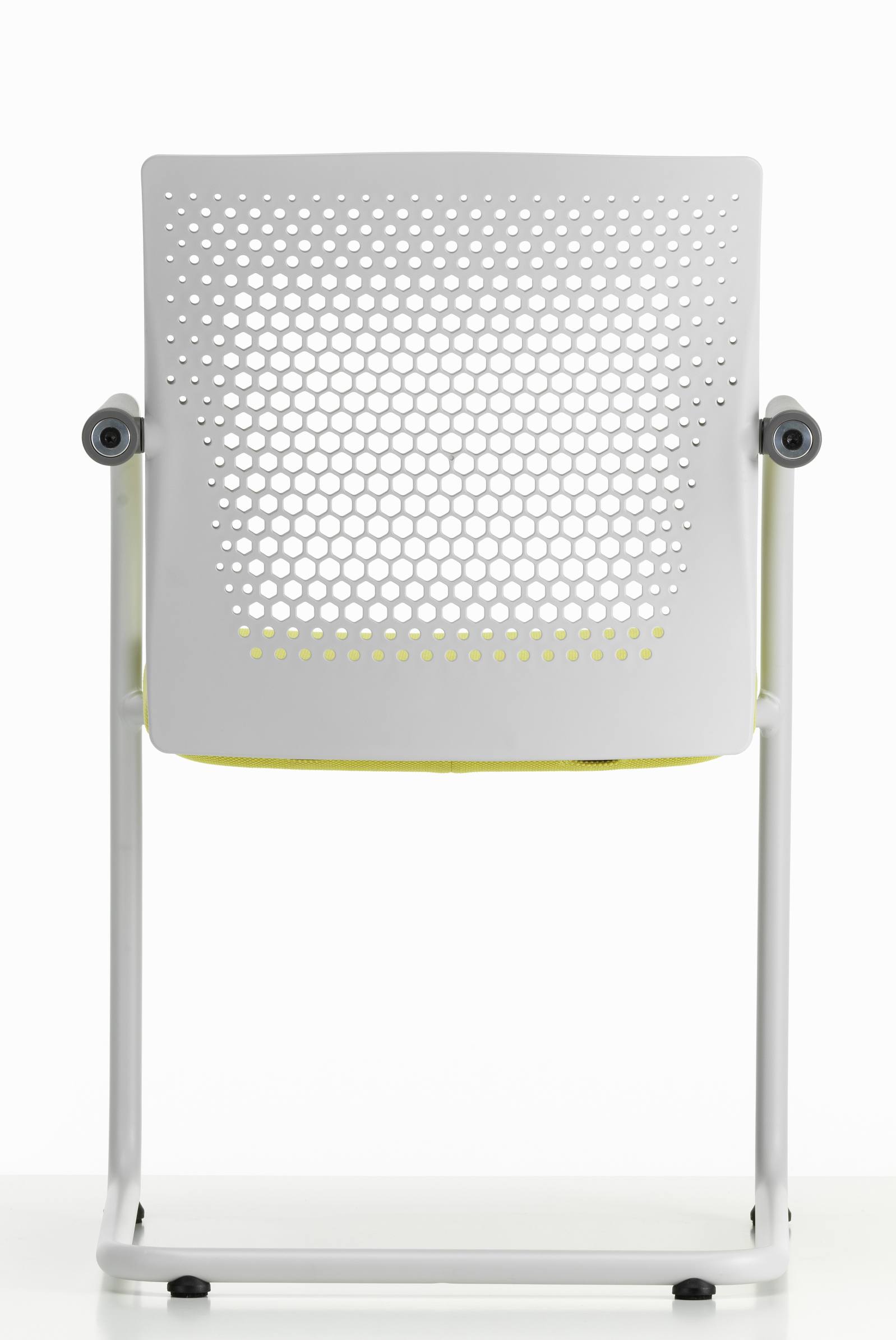 Rückansicht des weißen Vitra ID Visitor Air Freischwinger Stuhls mit gelbem Sitzpolster und Lochmuster.