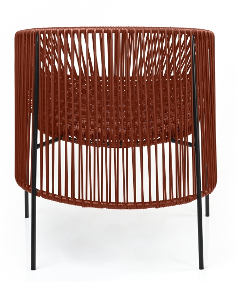 Brauner Caribe Chic Lounge Chair von ames, Outdoor Sessel mit schwarzem Metallgestell.