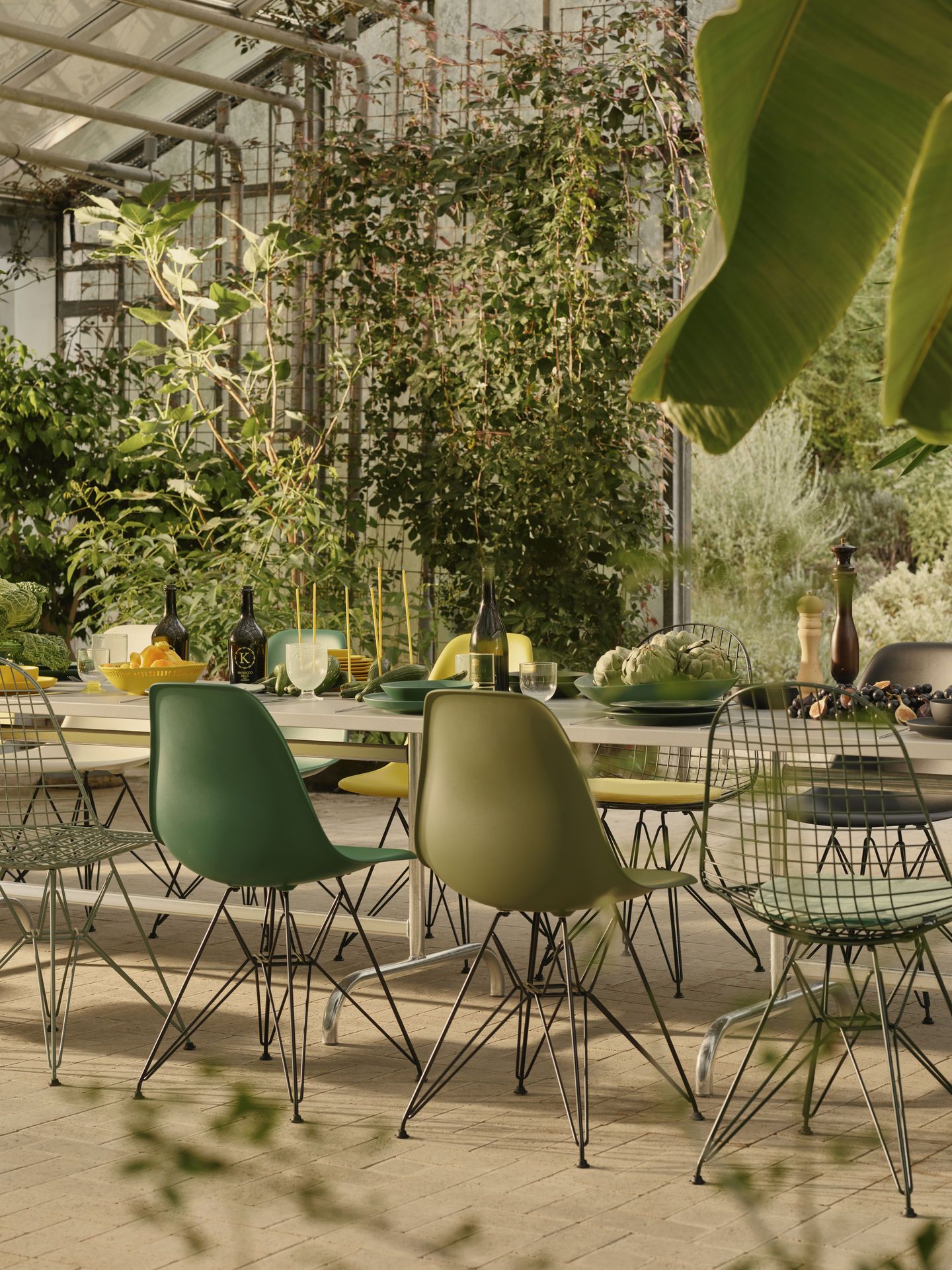 Eames Fiberglass Chair DSR Stuhl Vitra