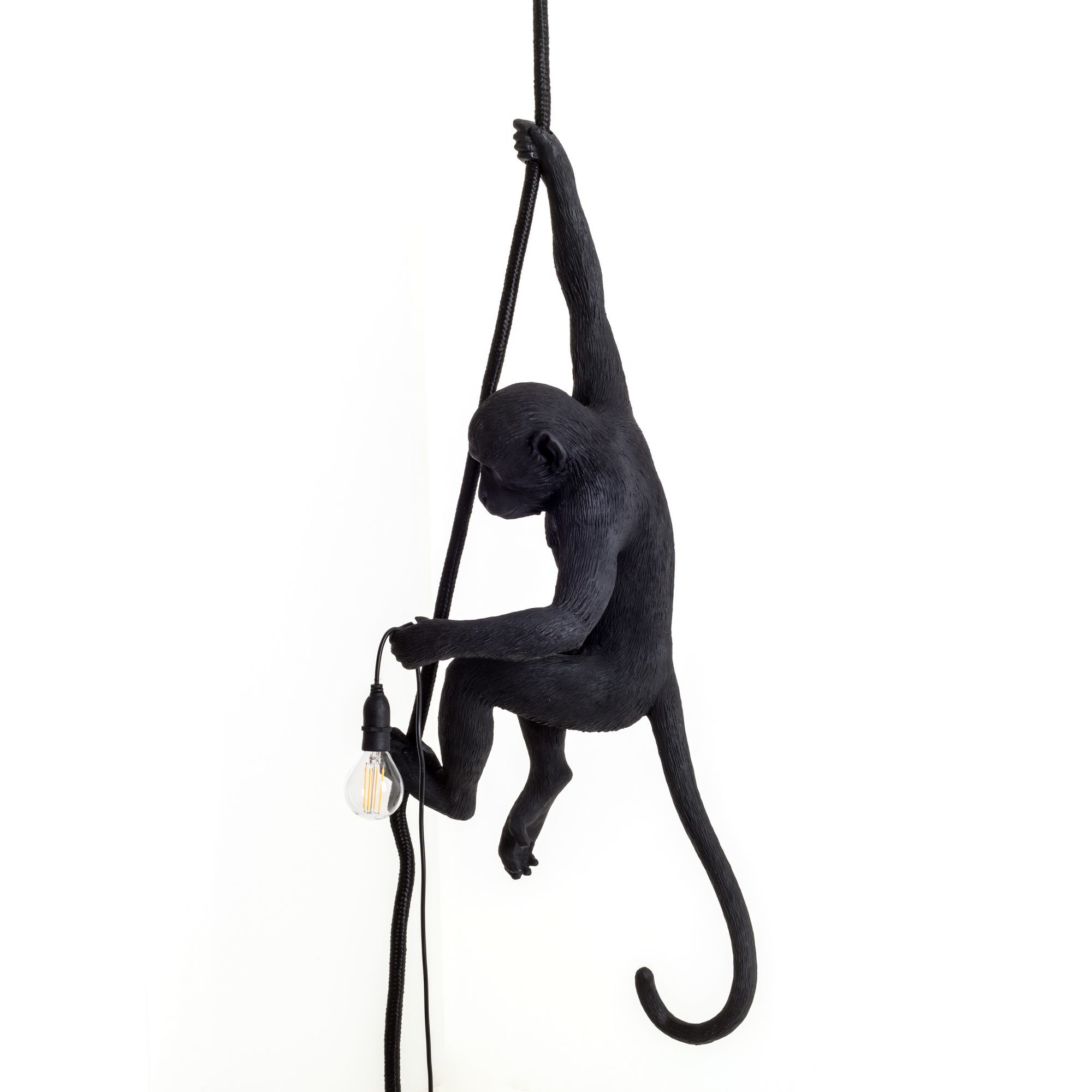 Schwarze Monkey Lamp Pendelleuchte von Seletti: Affe hält sich an einem Seil fest und hält Glühbirne.