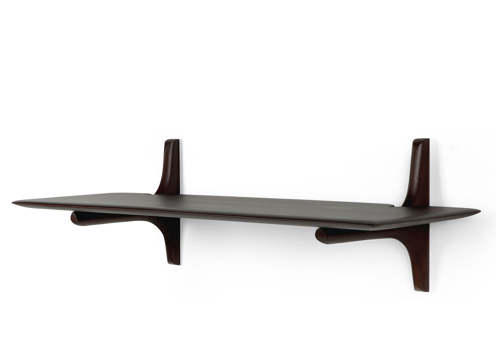 Ethnicraft PI Wandregal aus Mahagoni, dunkelbraun, schwebendes Regal mit einzigartiger Halterung.
