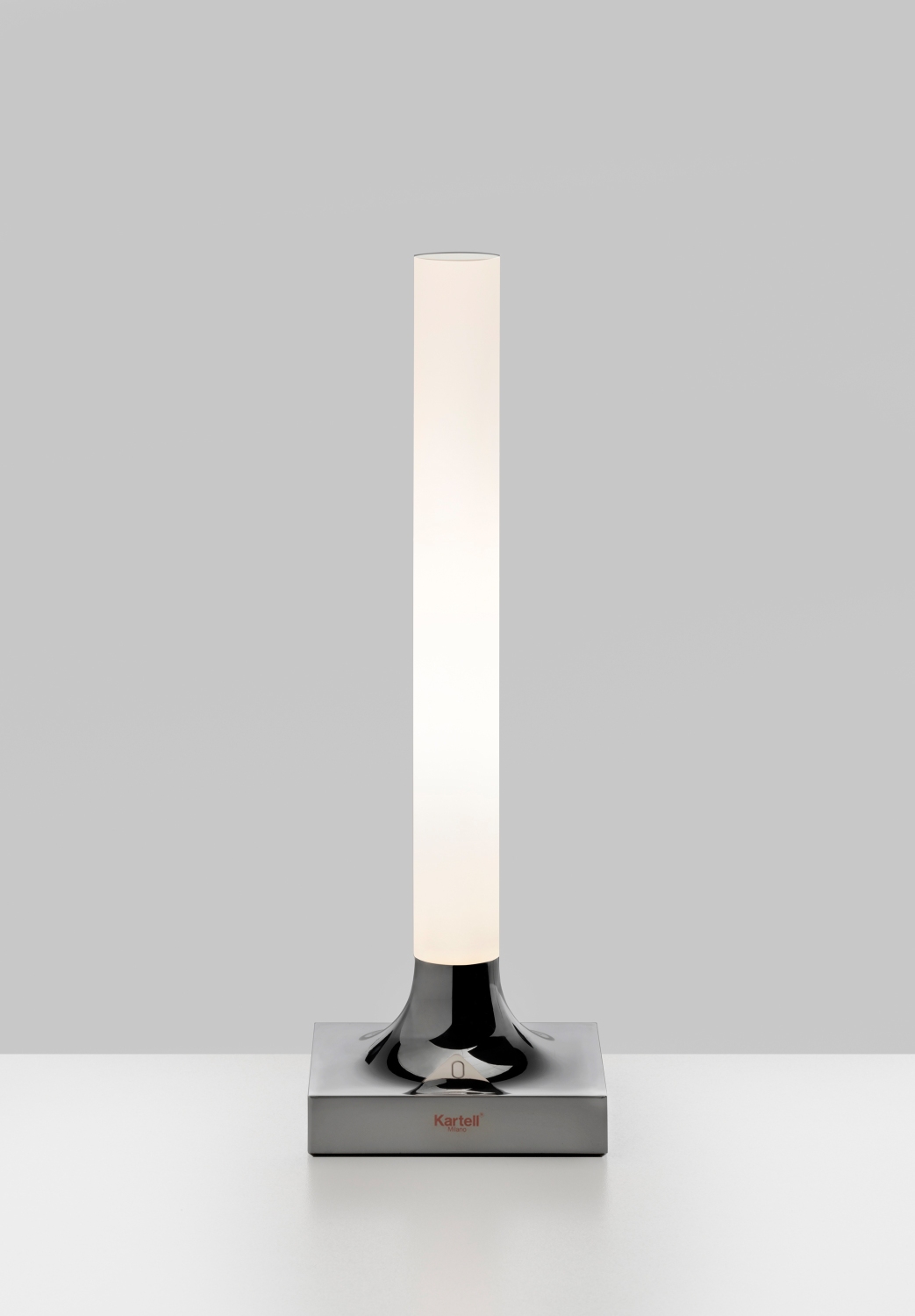 Goodnight Kartell Akkuleuchte für den Außenbereich, moderne Tischleuchte mit warmweißem Licht.