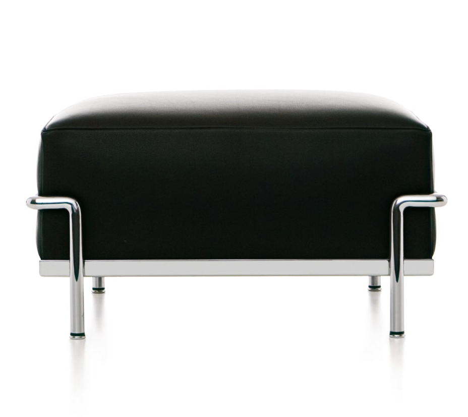 Schwarzer Cassina Hocker / Ottomane mit verchromtem Stahlgestell, modernes Design für Wohnzimmer.