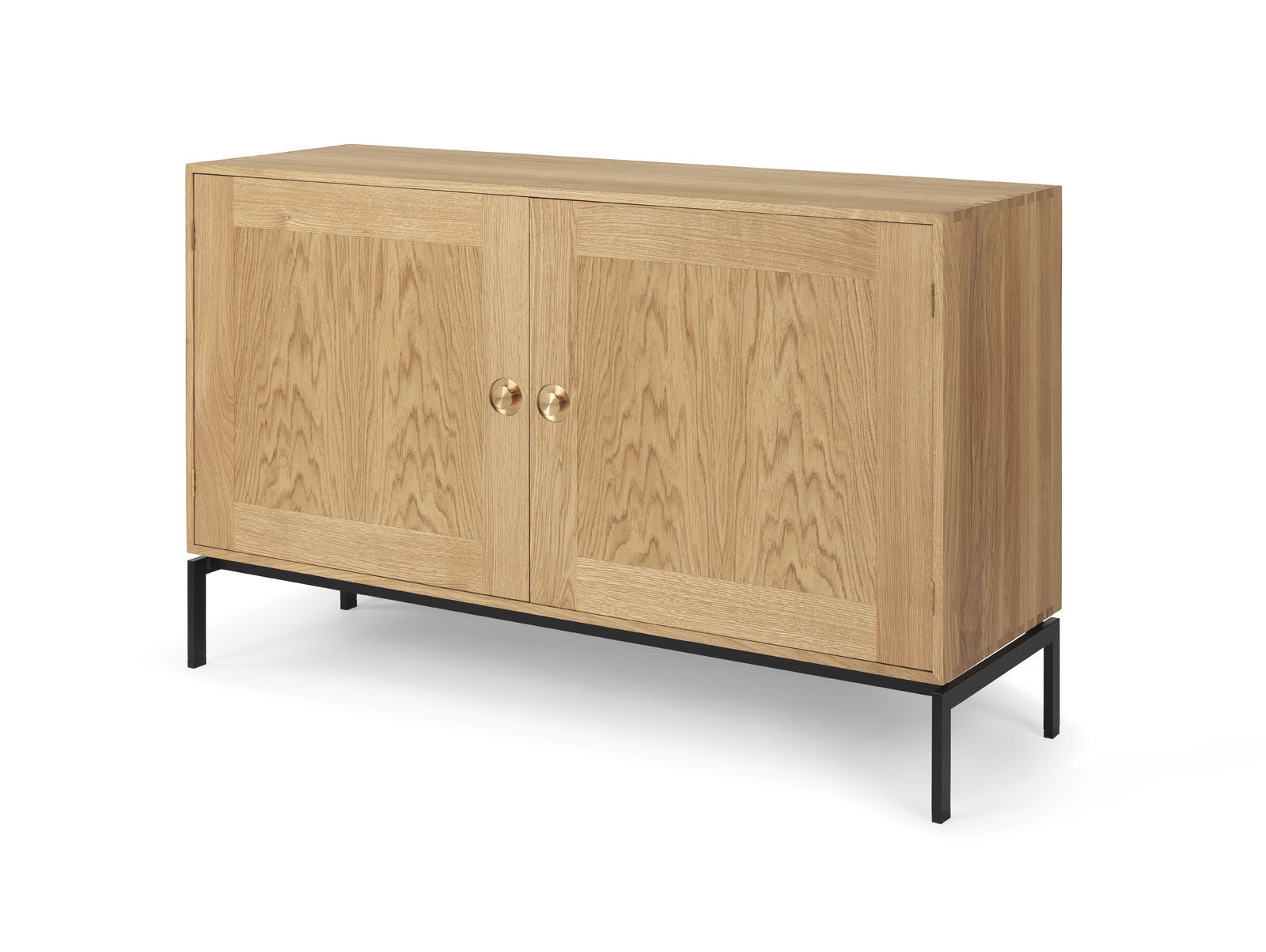 FK63 Bücherregal von Carl Hansen & Søn: Horizontaler Schrank aus Eiche mit Türen und Beinen.