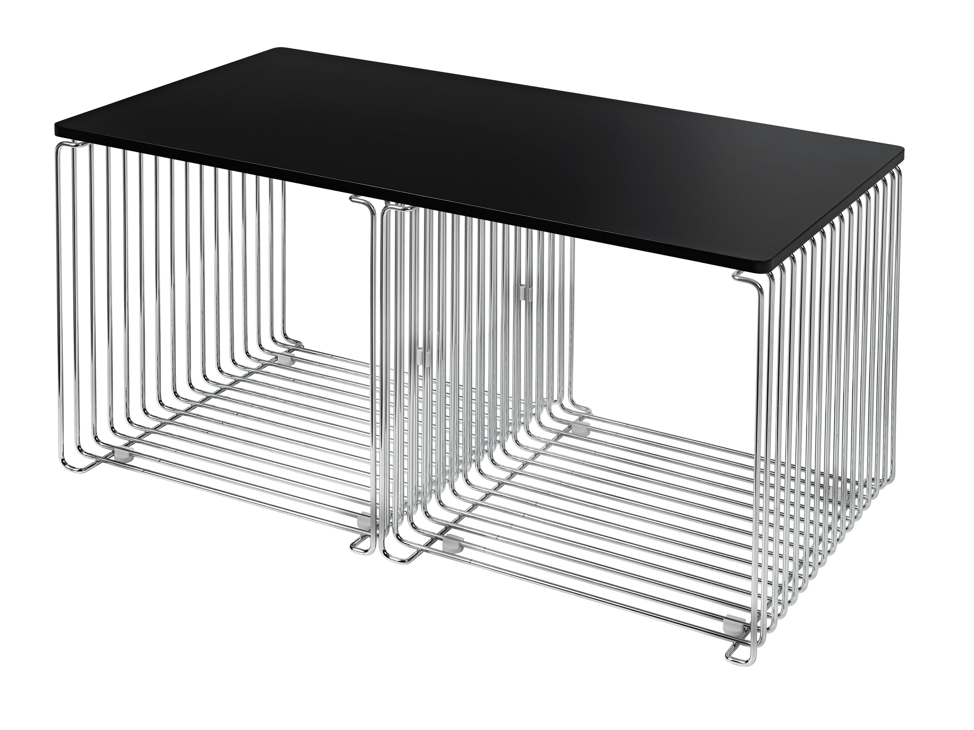 Panton Wire Cube Beistelltisch/Couchtisch von Montana mit schwarzer Tischplatte und verchromtem Drahtgestell. Modernes Designmöbel.