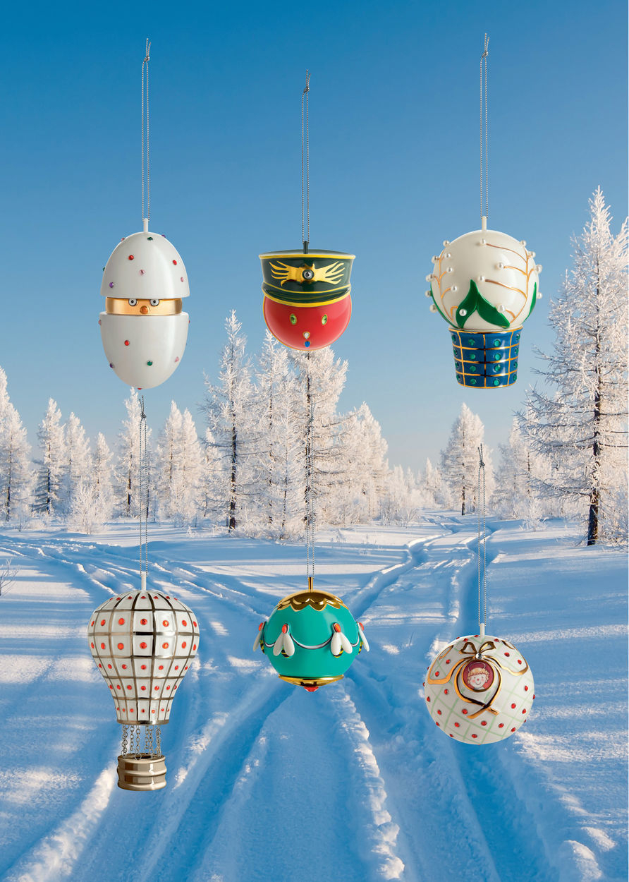 Alessi Dekokugeln Generale Corallo, handbemalte Porzellan Ornamente für Weihnachten und festliche Dekoration.