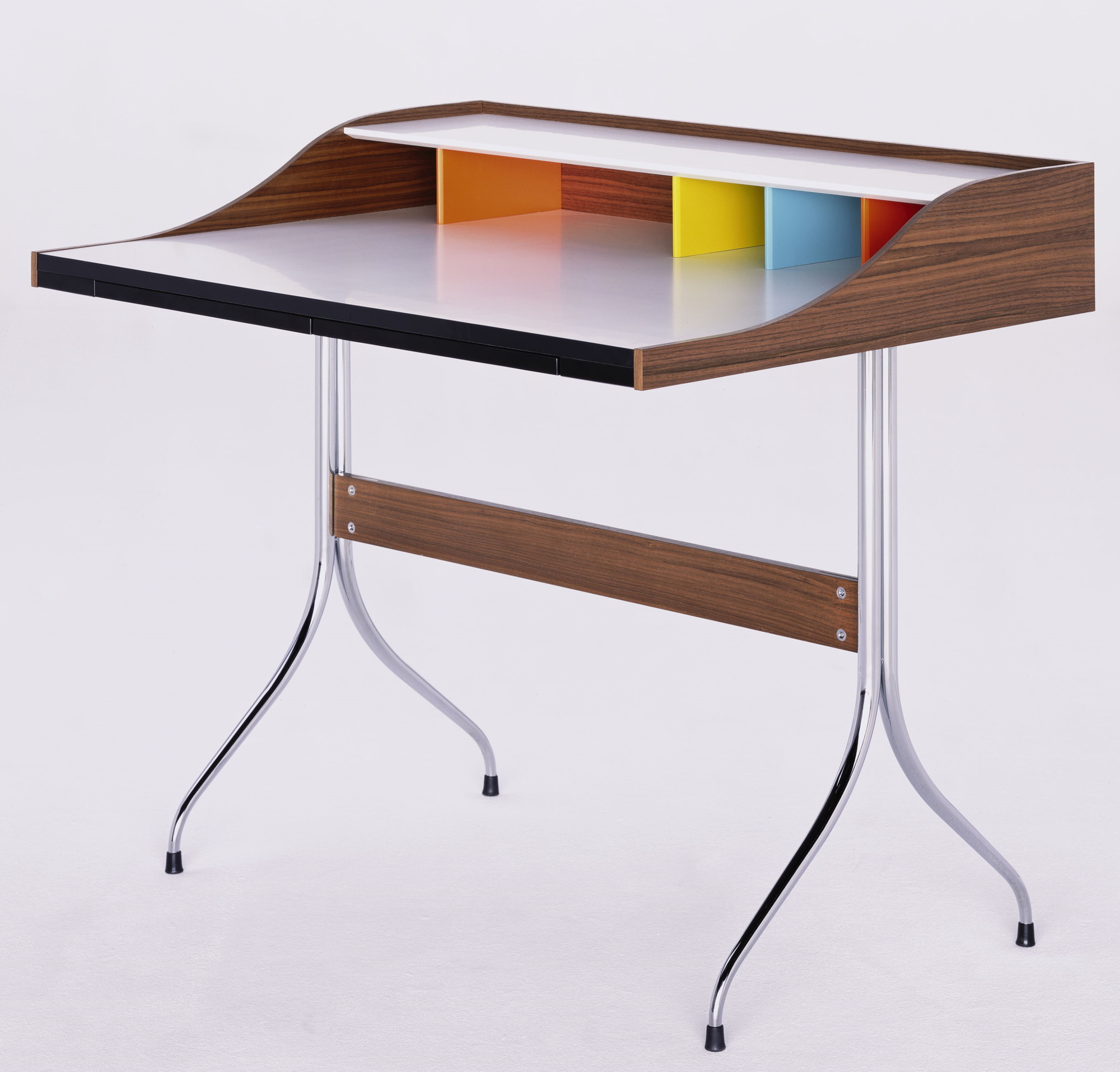 Vitra Home Desk mit Holzrahmen, weißer Tischplatte, farbigen Fächern und verchromten Beinen. Moderner Schreibtisch.