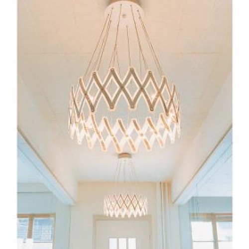Zoom Pendelleuchte von Serien Lighting, moderne Hängelampe mit geometrischem Design und warmweißem Licht.