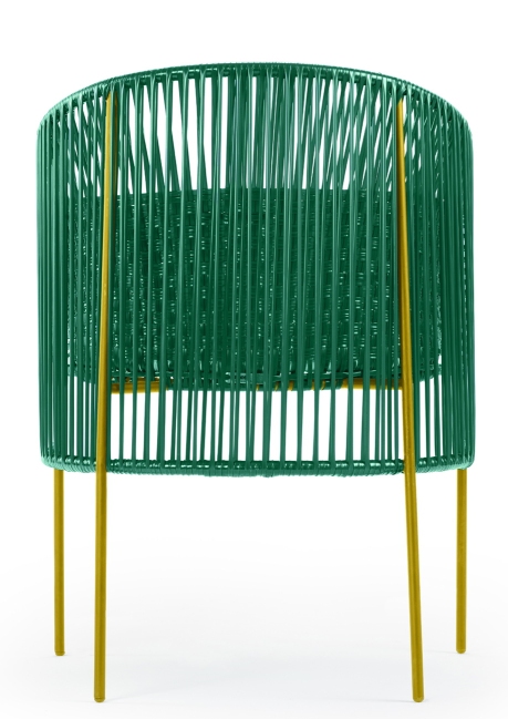 Detailansicht: Grüner Caribe Dining Chair Outdoor Stuhl mit gelben Beinen. Gartenmöbel und Design.