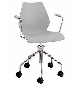 Grauer Maui Drehstuhl mit Armlehnen von Kartell: Moderner Bürostuhl mit Gasfeder und Rollen.