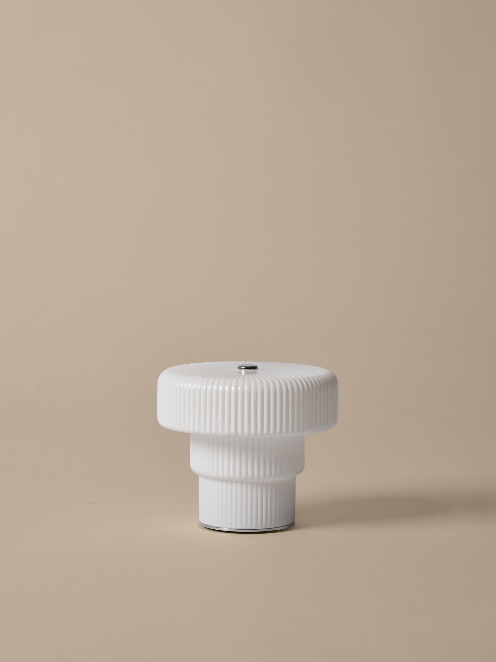 Ripple tragbare Tischleuchte Ferm Living