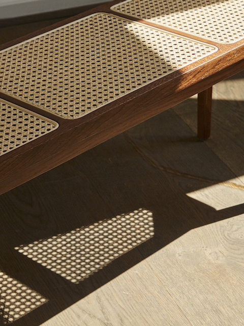 Le Roi Bench Bank von NORR11, Eiche dunkel geräuchert, mit Wiener Geflecht.