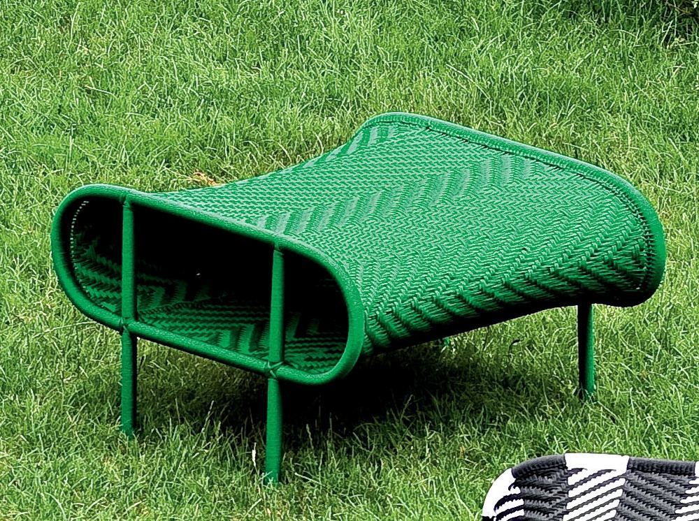 Grüner Sunny Hocker von Moroso M' Afrique Collection. Geflochtenes Design, ideal für den Außenbereich.