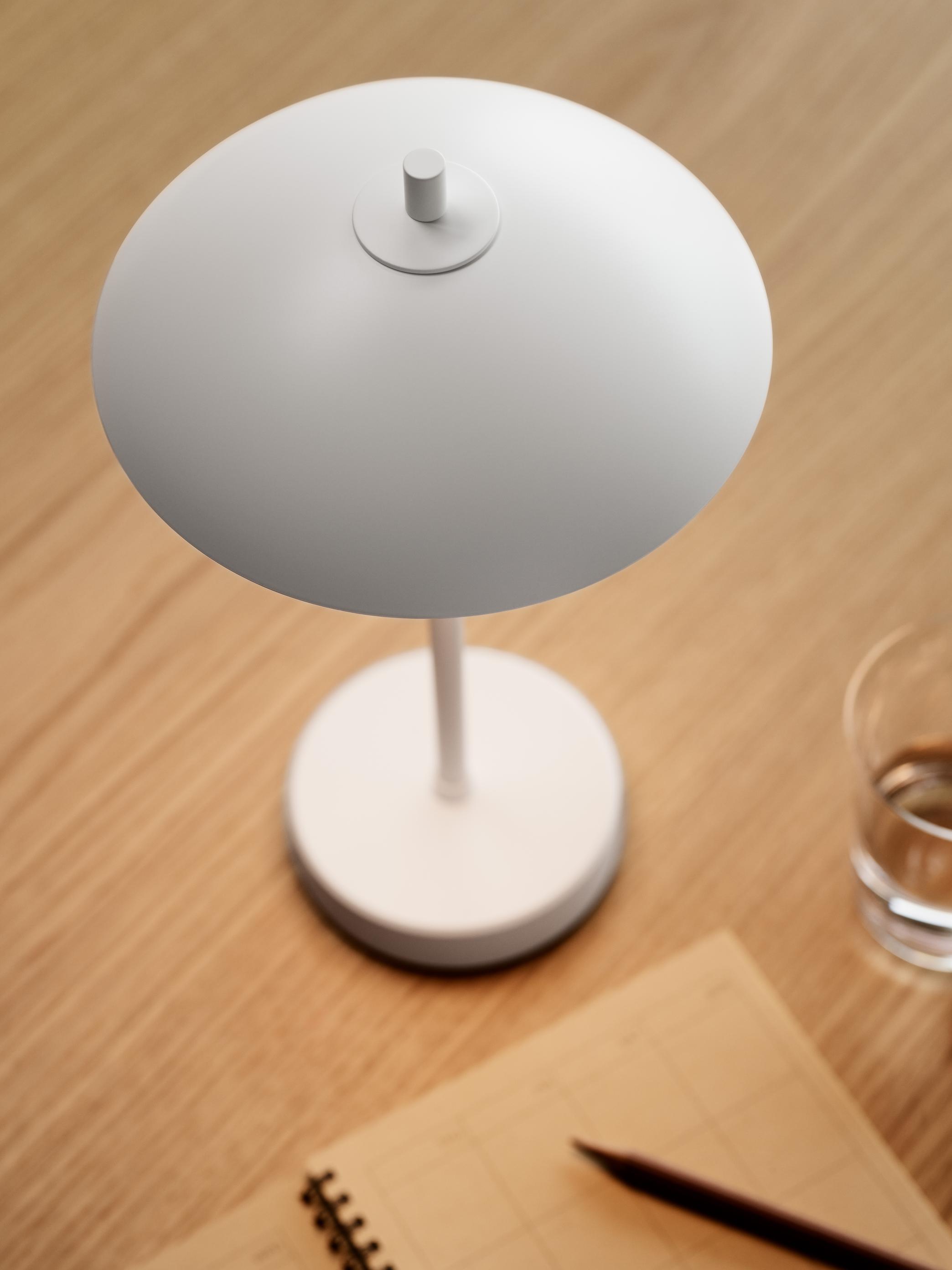 Clam Portable Tischleuchte Akkuleuchte Fritz Hansen