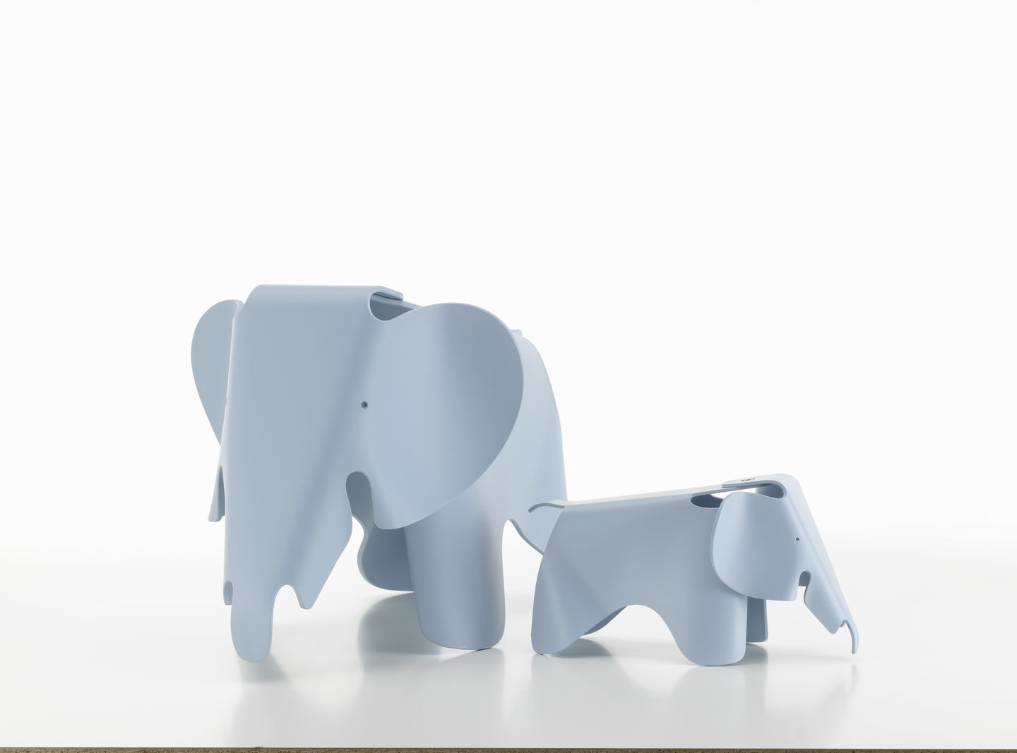 Eames Elephant Small klein RE Vitra Himmelblau