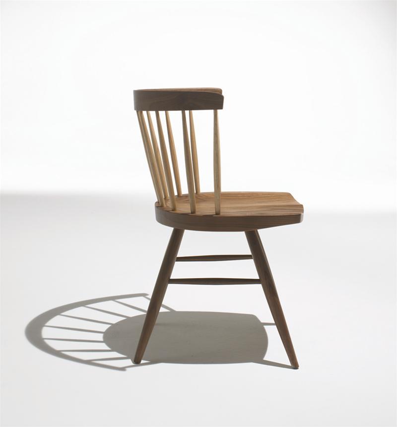 Straight Stuhl von Knoll International: Holzstuhl mit Sprossenlehne, modernes Design für Esszimmer und Büro.