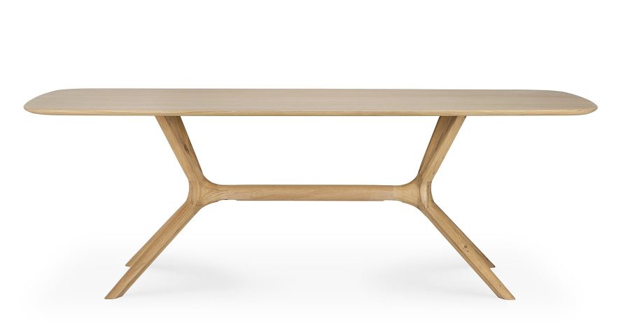 Ethnicraft X Tisch aus Eiche, Esstisch mit heller Holzplatte und markantem, modernem Untergestell.