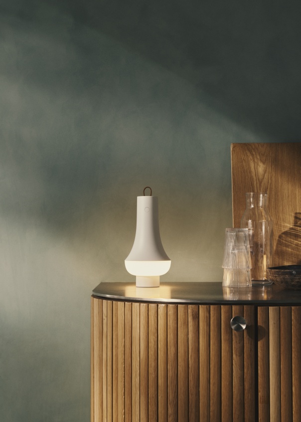 Tomoshi Portable Akkuleuchte / Tischleuchte Louis Poulsen