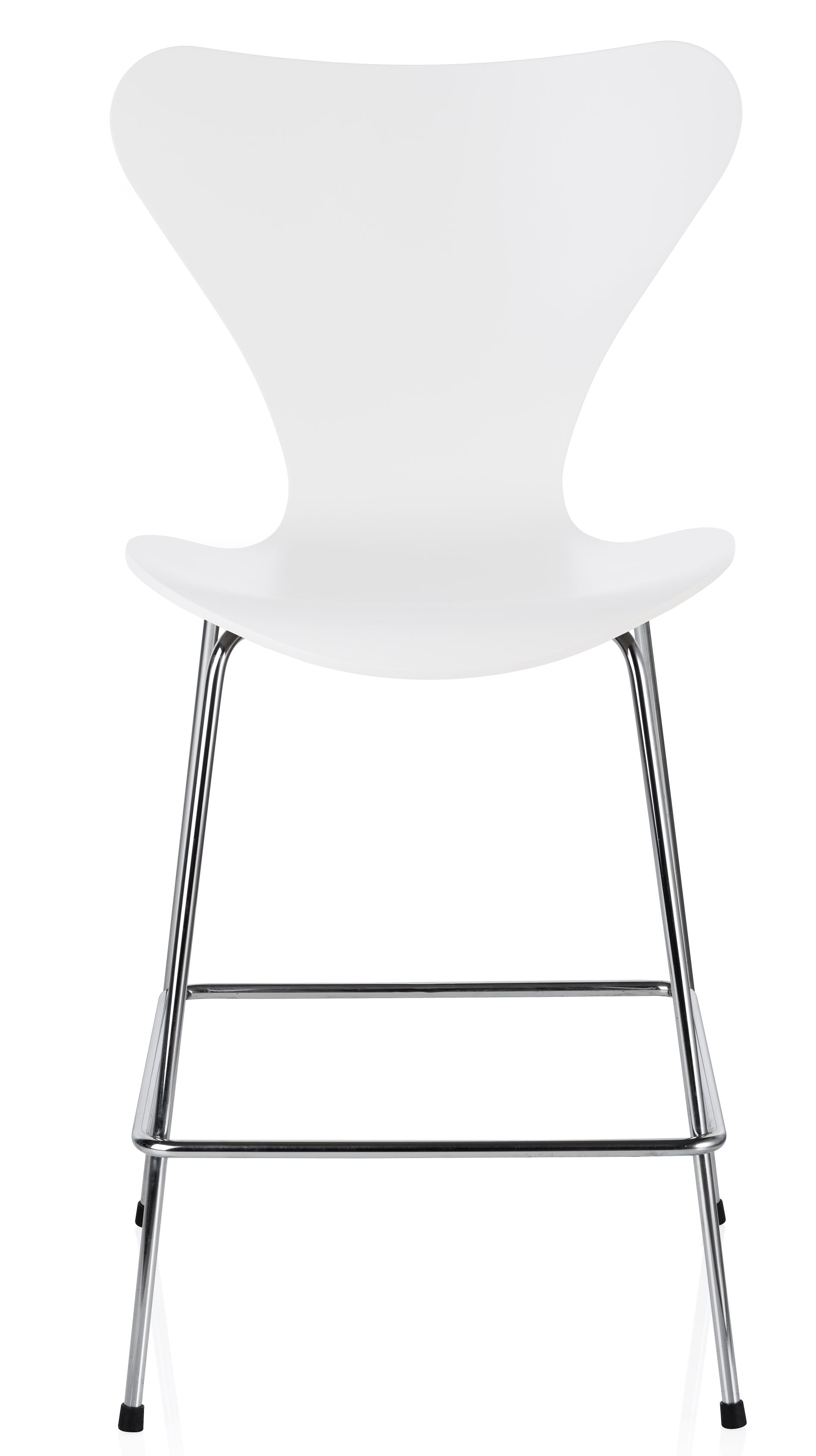 Weißer Siebener Stuhl von Fritz Hansen mit Chromgestell, moderner Barhocker für Küche oder Tresen.
