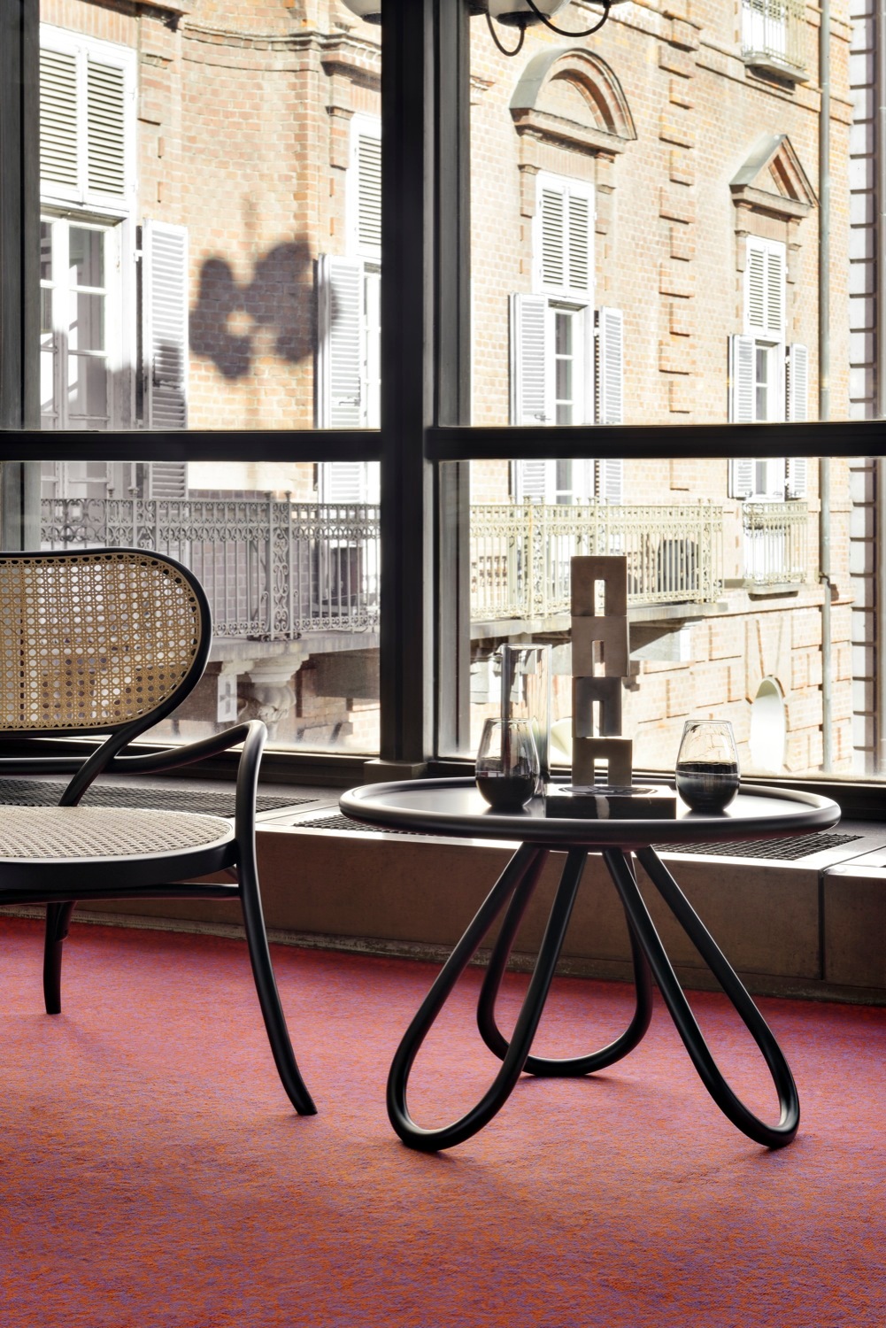 Arch Couchtisch lackiert Wiener GTV Design