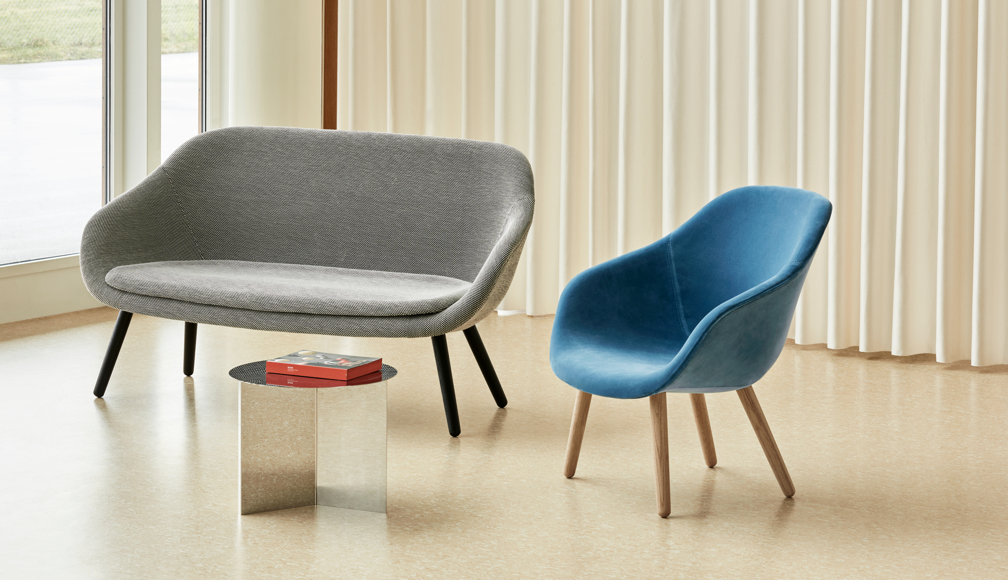 About a Lounge AAL 82 / AAL82 Sessel Hay