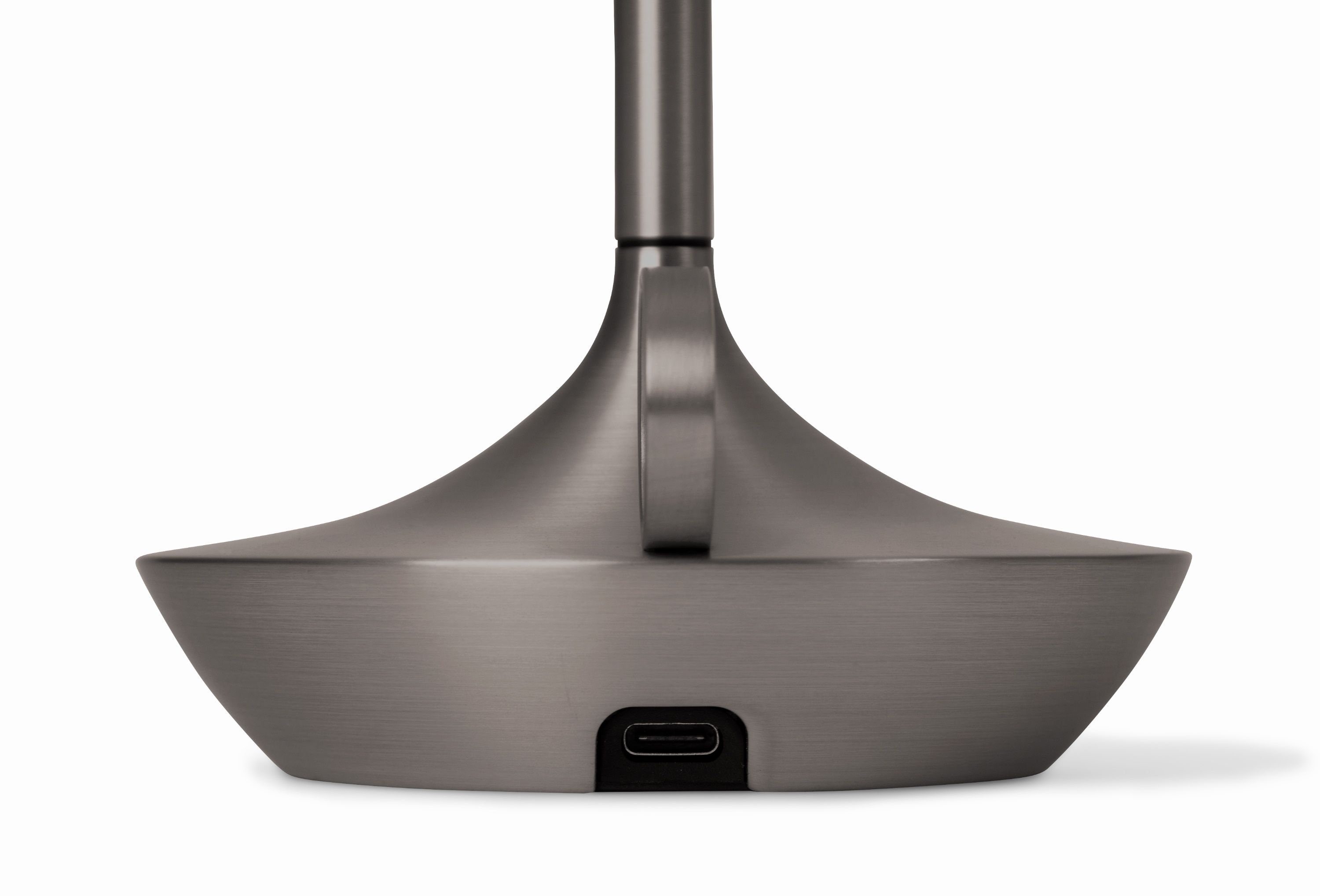 Detailaufnahme der Graypants Wick Akkuleuchte in Graphit, mit USB-Anschluss für einfaches Aufladen.