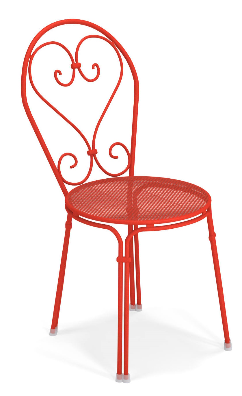 Roter Pigalle Stuhl von Emu für den Außenbereich mit herzförmiger Rückenlehne und Gitterstruktur.